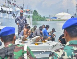 KRI Teuku Umar-385 Tangkap Kapal Ikan Asing Taiwan Bersama 22 ABK Di Perairan Lhokseumawe, Aceh