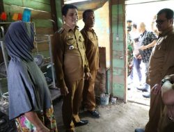 Pj Bupati Aceh Utara Kunjungi 4 Rumah Rakyat Miskin di Nisam