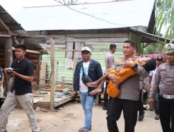 Dibangun Swadaya, Kapolres Aceh Utara Serahkan Rumah Layak Huni Untuk Murtala
