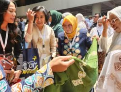 Ketua Dekranasda Aceh Utara Promosikan Batik Hai Pasee pada Hari Batik Nasional di TMII