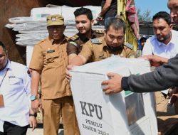 Logistik Pemilu 2024 di Aceh Besar Diangkut Pakai Kapal Kayu ke Pulau Terluar