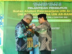 Rektor UIN Ar-Raniry Peusijuek Pj Gubernur Aceh